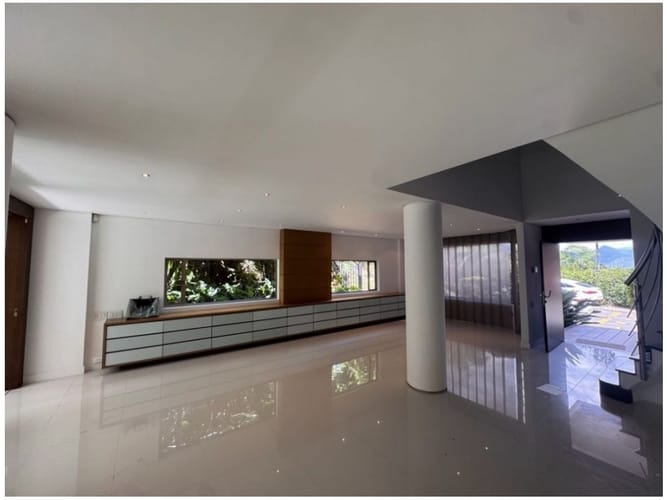 Casa de 3 alcobas en venta en Altos Del Poblado, Medellín, 298 m² · foto 3 de 20