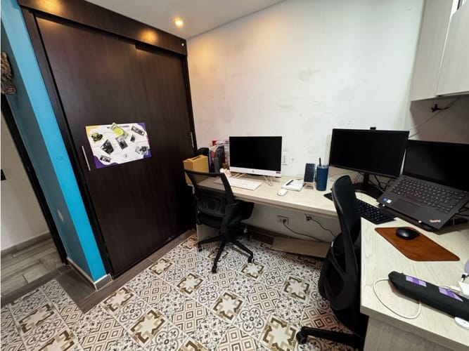 Apartamento de 3 alcobas en venta en Loma De Los Bernal, Medellín, 66 m² · foto 7 de 14