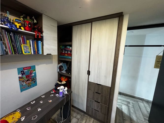 Apartamento de 3 alcobas en venta en Loma De Los Bernal, Medellín, 66 m² · foto 10 de 14