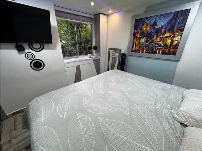 Apartamento de 3 alcobas en venta en Loma De Los Bernal, Medellín, 66 m² · foto 13 de 14
