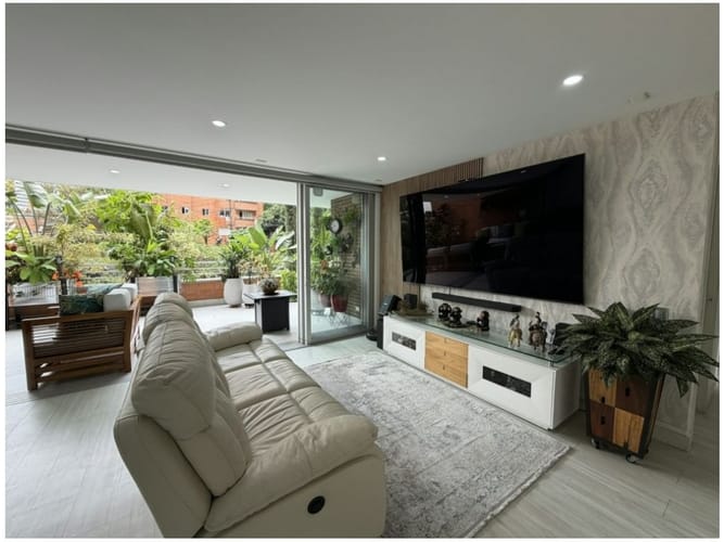 Apartamento de 4 alcobas en venta en Castropol, Medellín, 148 m² · foto 3 de 22
