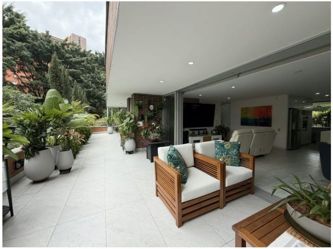 Apartamento de 4 alcobas en venta en Castropol, Medellín, 148 m² · foto 4 de 22