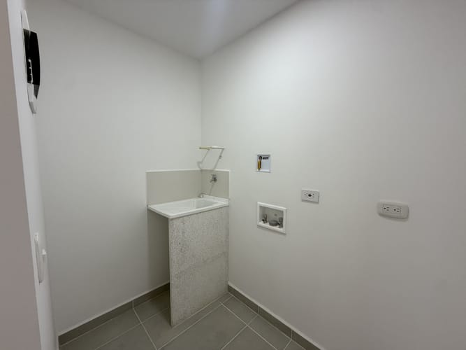 Apartamento de 2 alcobas en arriendo en San Jose, Sabaneta, 75 m² · foto 5 de 23
