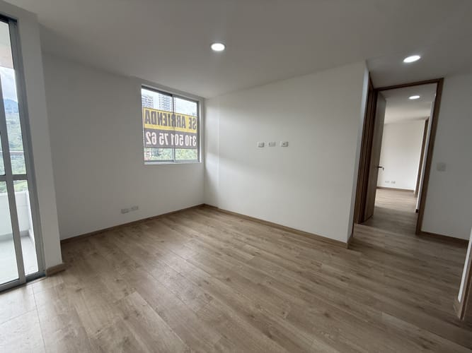 Apartamento de 2 alcobas en arriendo en San Jose, Sabaneta, 75 m² · foto 13 de 23