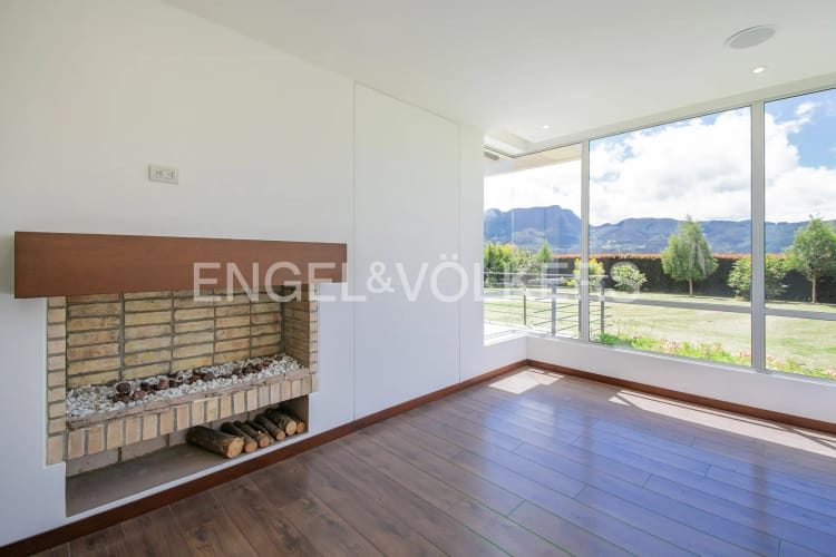 Casa de 4 alcobas en venta en Centro, Sopó, 320 m² · foto 6 de 17