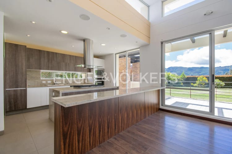 Casa de 4 alcobas en venta en Centro, Sopó, 320 m² · foto 5 de 17