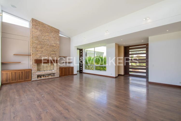 Casa de 4 alcobas en venta en Centro, Sopó, 320 m² · foto 3 de 17