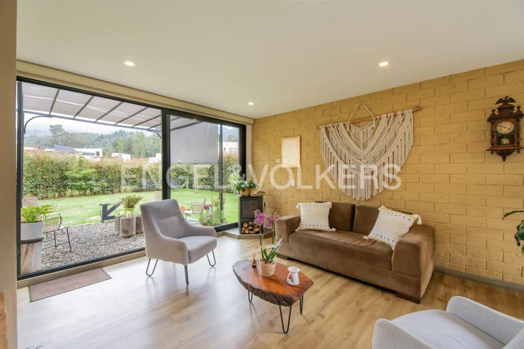 Casa de 3 alcobas en venta en Centro, Sopó, 120 m² · foto 2 de 18