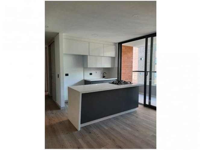 Apartamento de 3 alcobas en venta en Cumbres, Envigado, 86 m² · foto 3 de 10