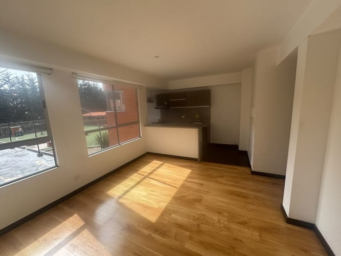 Apartamento de 3 alcobas en venta en San Antonio Nor - Occidental, Bogotá, 72 m² · foto 2 de 18