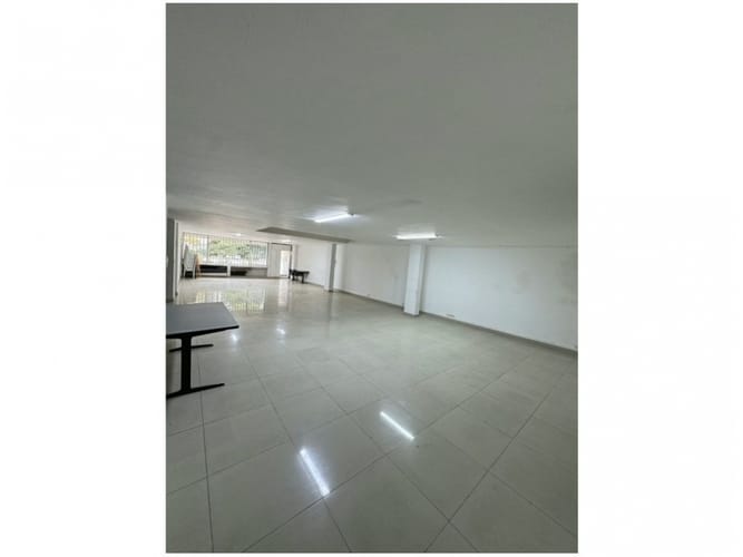 Local en venta en Manila, Medellín, 156 m² · foto 3 de 16