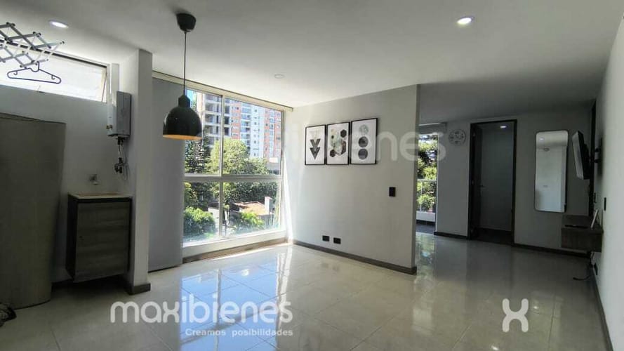 Apartaestudio en arriendo en La Aguacatala, Medellín, 40 m² · foto 3 de 10