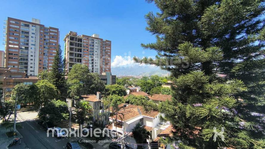 Apartaestudio en arriendo en La Aguacatala, Medellín, 40 m² · foto 4 de 10