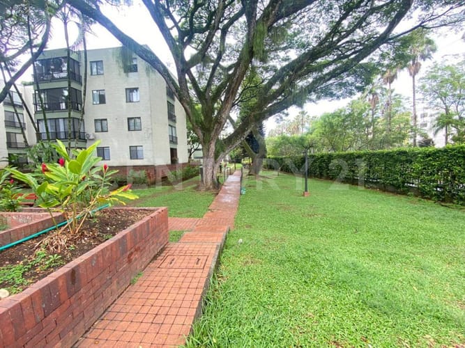 Apartamento de 3 alcobas en venta en Multicentro, Cali, 86 m² · foto 21 de 24