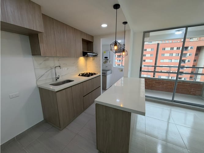 Apartamento de 3 alcobas en arriendo en Fabricato, Bello, 68 m² · foto 3 de 15