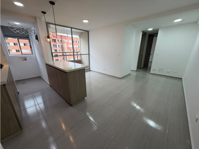 Apartamento de 3 alcobas en arriendo en Fabricato, Bello, 68 m² · foto 5 de 15