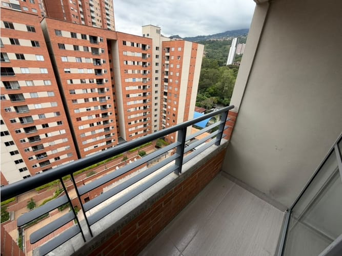 Apartamento de 3 alcobas en arriendo en Fabricato, Bello, 68 m² · foto 7 de 15