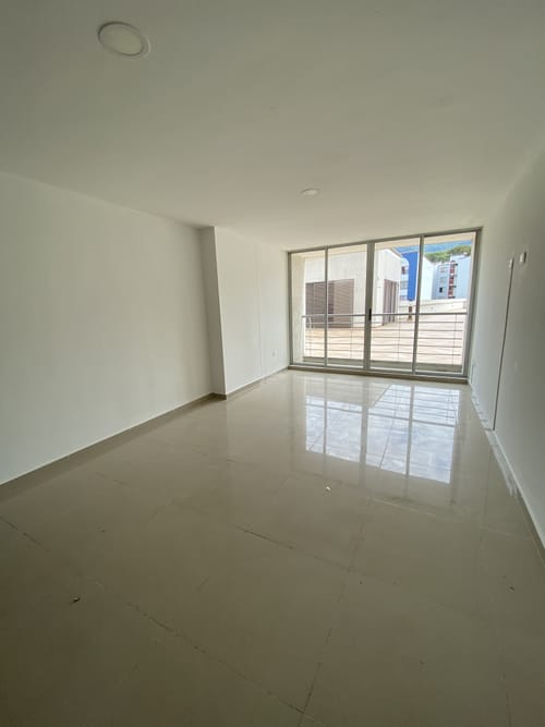 Apartamento de 2 alcobas en venta en Picaleña Y Mirolindo, Ibagué, 65 m² · foto 2 de 20