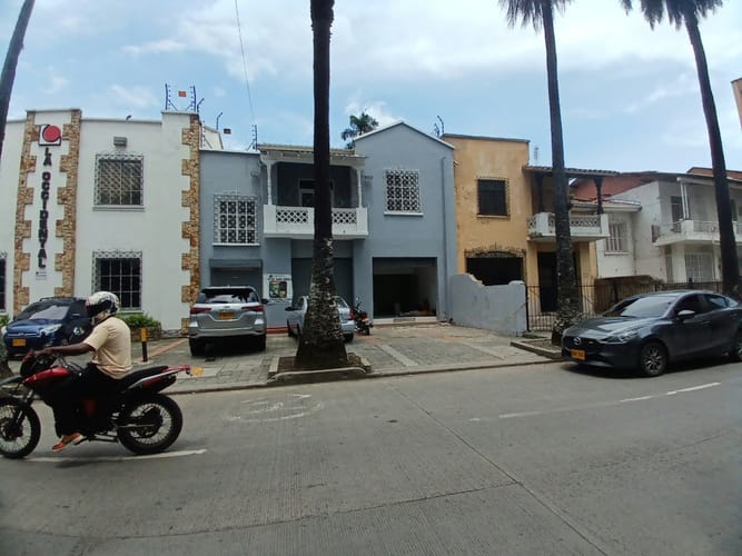 Casa de 4 alcobas en venta en Versalles, Cali, 348 m² · foto 15 de 24