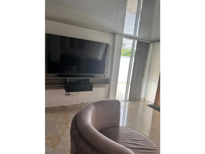 Casa de 4 alcobas en venta en El Castillo, Jamundí, 247 m² · foto 5 de 11