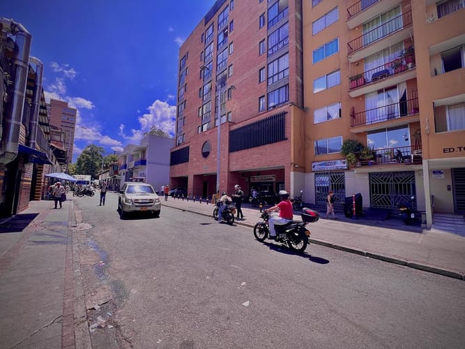 Apartamento de 2 alcobas en venta en La Candelaria, Medellín, 64 m² · foto 19 de 19