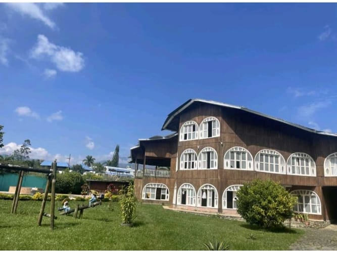 Casa de 8 alcobas en venta en Borrero Ayerbe, Cali · foto 4 de 24