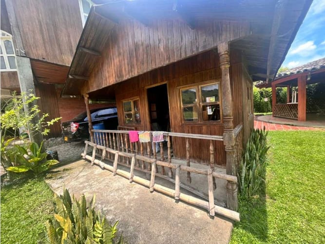 Casa de 8 alcobas en venta en Borrero Ayerbe, Cali · foto 8 de 24