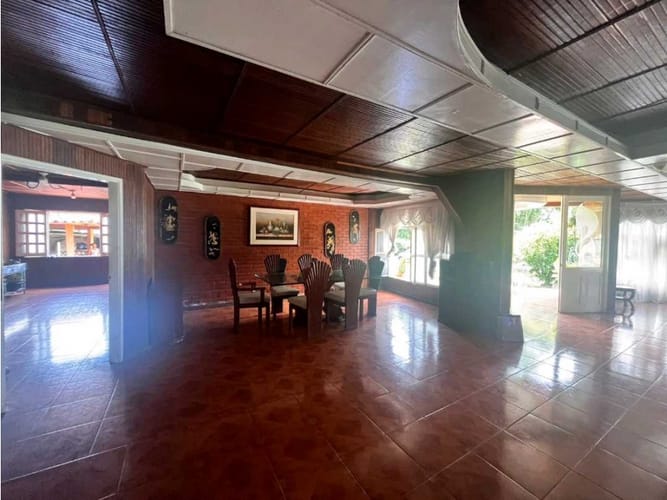 Casa de 8 alcobas en venta en Borrero Ayerbe, Cali · foto 11 de 24