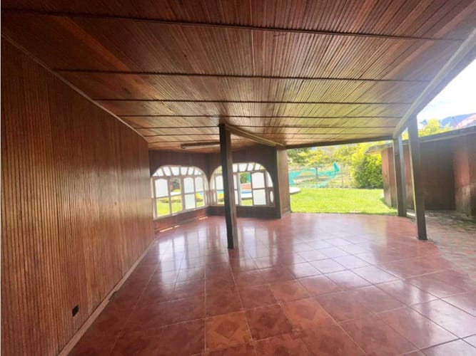 Casa de 8 alcobas en venta en Borrero Ayerbe, Cali · foto 16 de 24