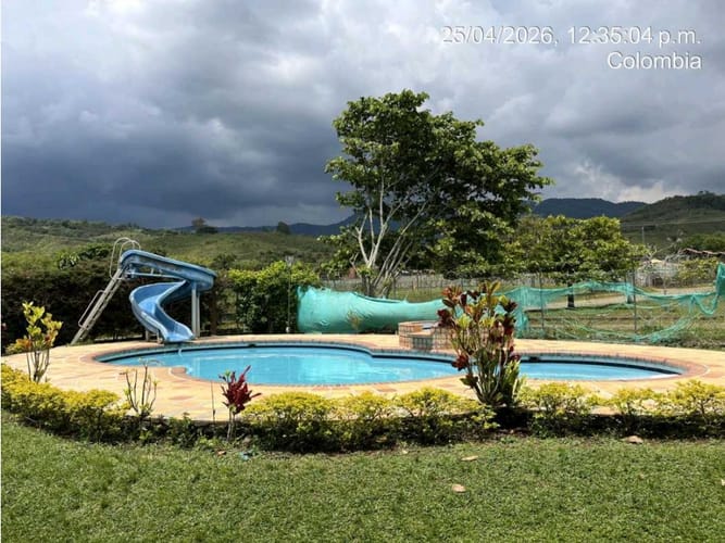 Casa de 8 alcobas en venta en Borrero Ayerbe, Cali · foto 17 de 24