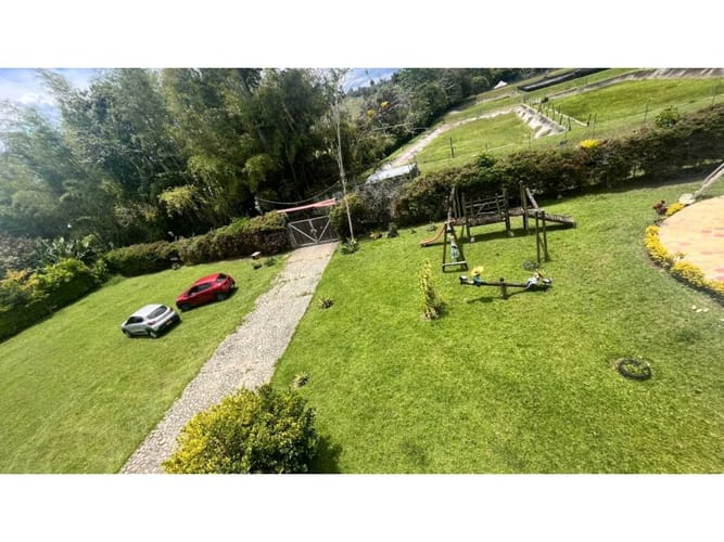 Casa de 8 alcobas en venta en Borrero Ayerbe, Cali · foto 23 de 24