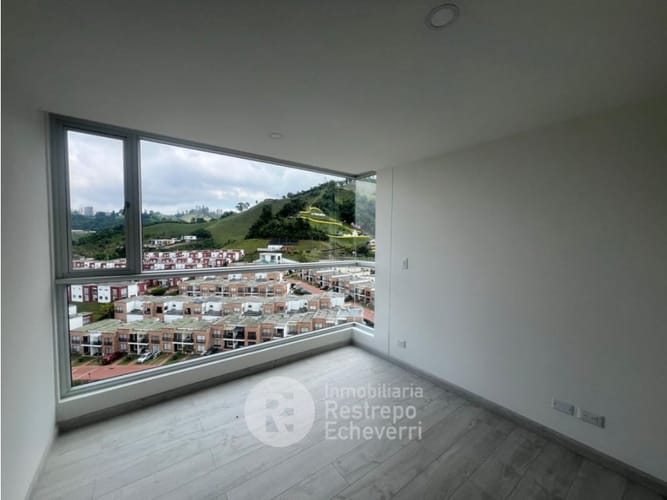 Apartamento de 3 alcobas en venta en San Marcel, Manizales, 116 m² · foto 5 de 14