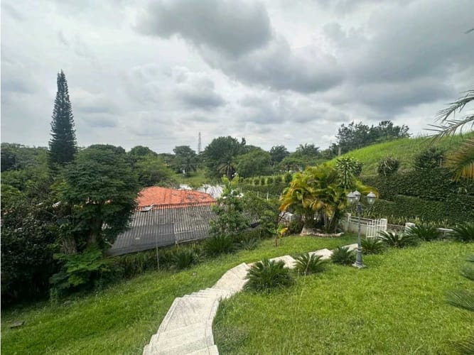 Casa de 5 alcobas en venta en La Riverita, Cali, 1717 m² · foto 13 de 15