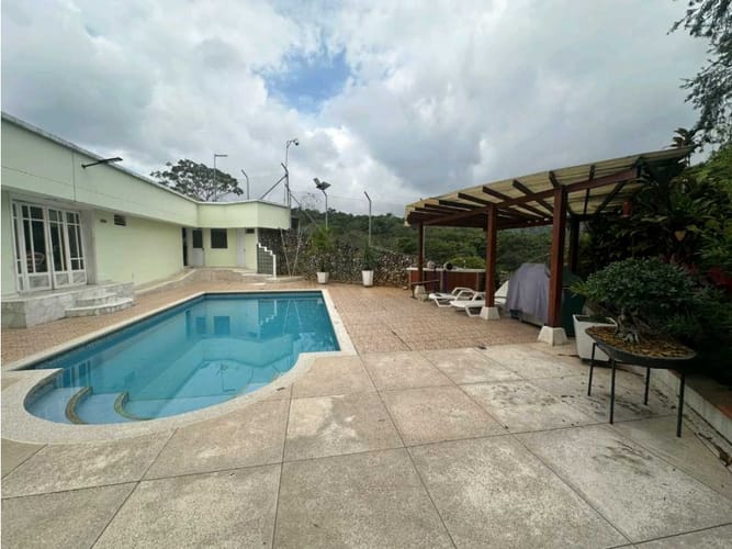 Casa de 5 alcobas en venta en La Riverita, Cali, 1717 m² · foto 14 de 15