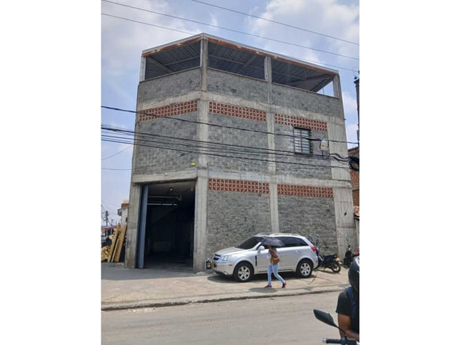 Bodega en venta en Santa Elena, Cali, 400 m² · foto 2 de 5