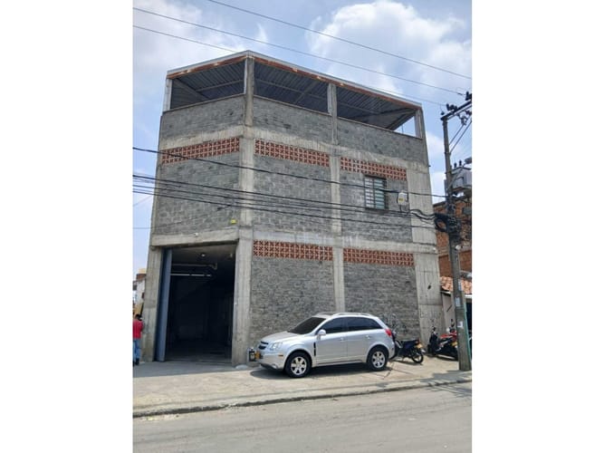Bodega en venta en Santa Elena, Cali, 400 m² · foto 3 de 5
