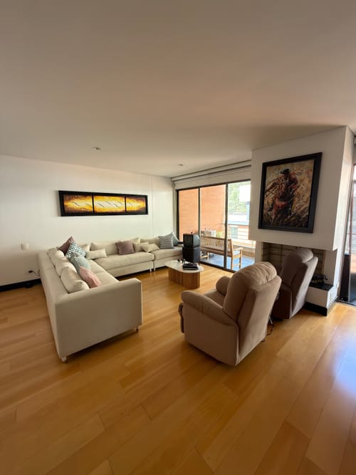Apartamento de 4 alcobas en venta en Santa Barbara Oriental, Bogotá, 181 m² · foto 4 de 21