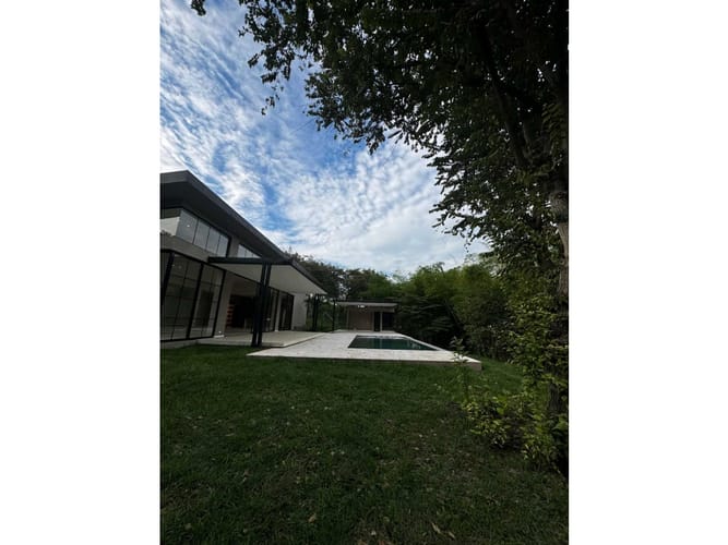 Casa de 4 alcobas en venta en Acopi, Yumbo · foto 6 de 8
