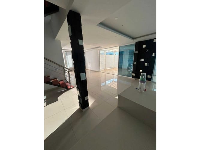 Casa de 8 alcobas en venta en Las Mercedes, Jamundí, 366 m² · foto 5 de 12