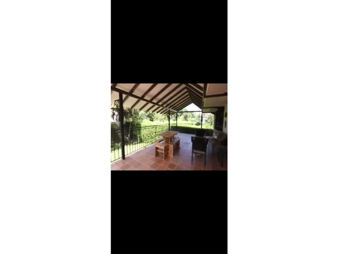 Casa de 5 alcobas en venta en Pance, Cali, 1030 m² · foto 3 de 13