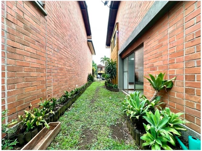 Casa de 4 alcobas en venta en Suramérica, La Estrella, 240 m² · foto 4 de 21