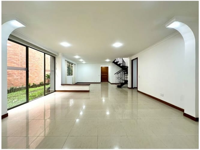 Casa de 4 alcobas en venta en Suramérica, La Estrella, 240 m² · foto 6 de 21