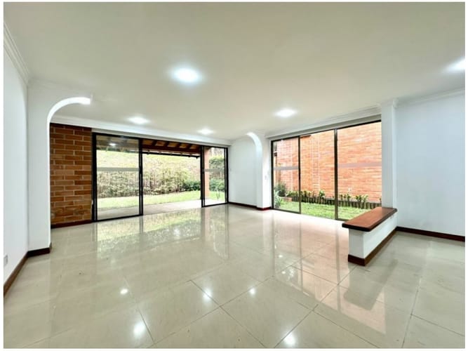 Casa de 4 alcobas en venta en Suramérica, La Estrella, 240 m² · foto 10 de 21