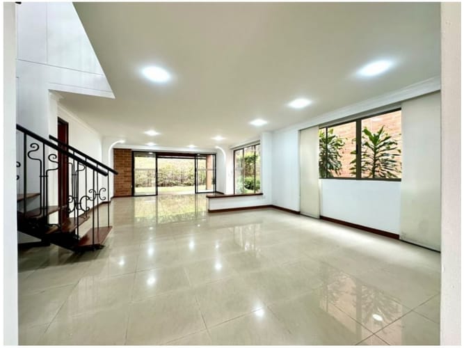 Casa de 4 alcobas en venta en Suramérica, La Estrella, 240 m² · foto 11 de 21