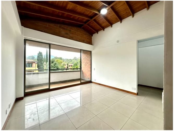 Casa de 4 alcobas en venta en Suramérica, La Estrella, 240 m² · foto 16 de 21