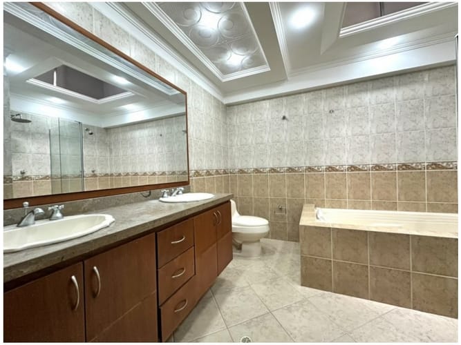 Casa de 4 alcobas en venta en Suramérica, La Estrella, 240 m² · foto 19 de 21
