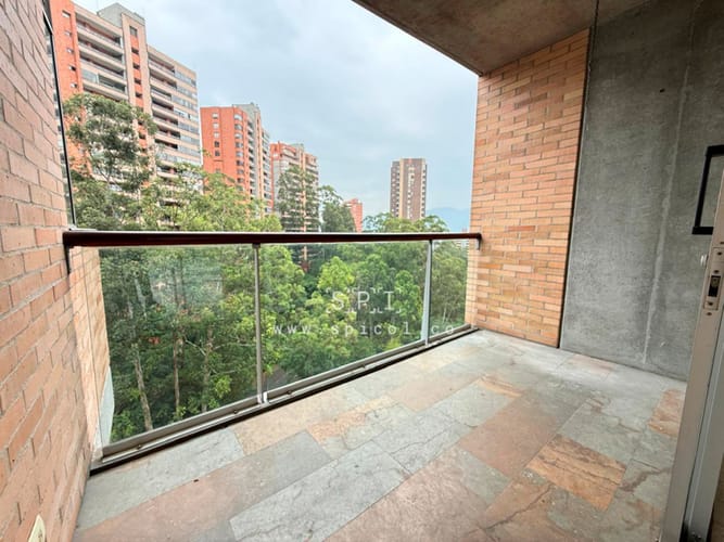 Apartamento de 3 alcobas en arriendo en Las Lomas, Medellín, 280 m² · foto 8 de 24