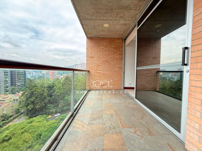 Apartamento de 3 alcobas en arriendo en Las Lomas, Medellín, 280 m² · foto 10 de 24