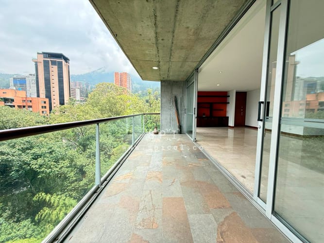 Apartamento de 3 alcobas en arriendo en Las Lomas, Medellín, 280 m² · foto 12 de 24