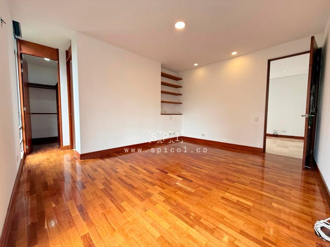 Apartamento de 3 alcobas en arriendo en Las Lomas, Medellín, 280 m² · foto 23 de 24